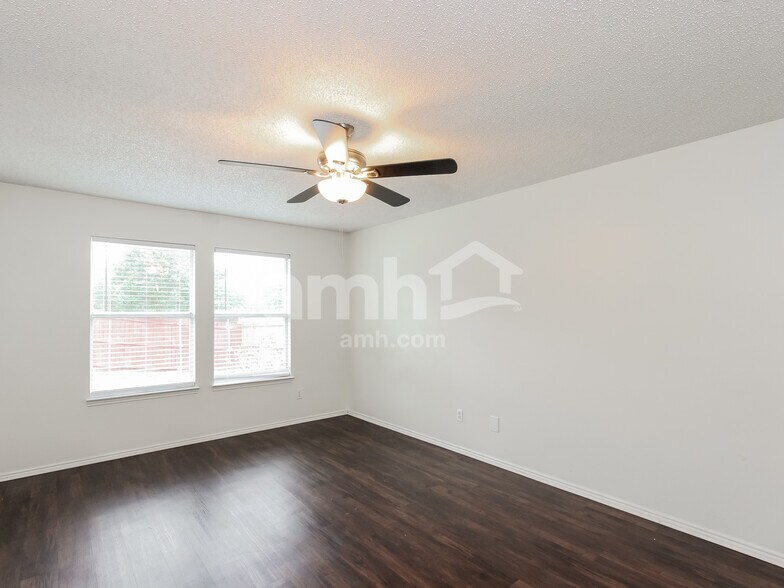 Building Photo - 1100 Warrington Way