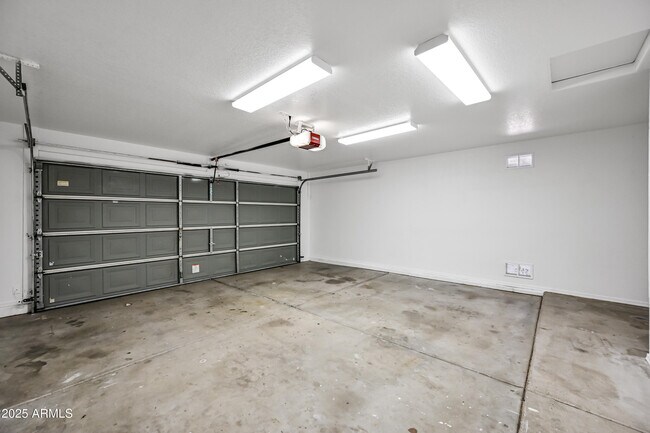 Building Photo - 3735 W Charlotte Dr