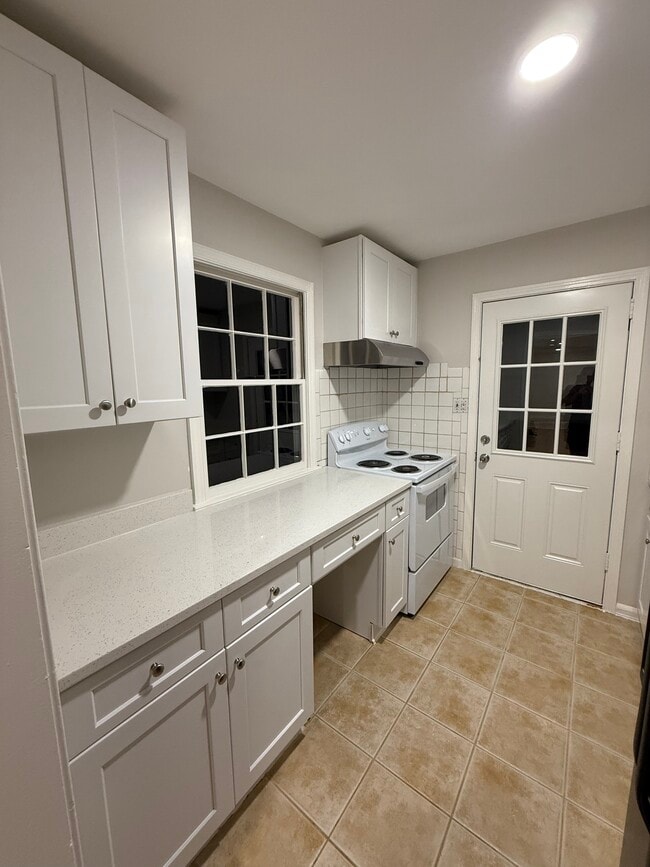 Building Photo - 9809 Montauk Ave