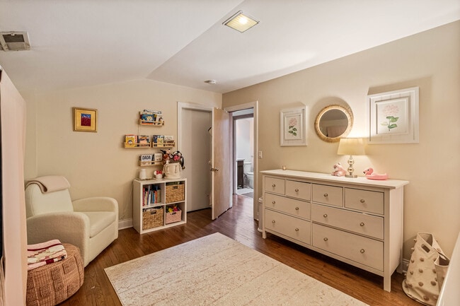 Building Photo - 1345 Lincoln Ave S