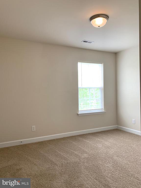 Building Photo - 6907 Lunette Ln