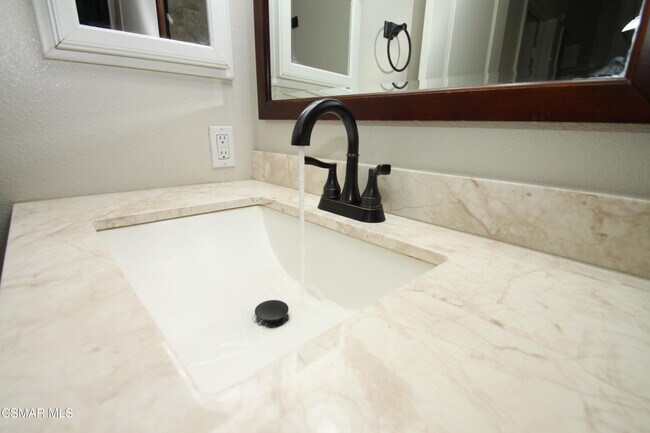 Building Photo - 1299 Ramona Dr