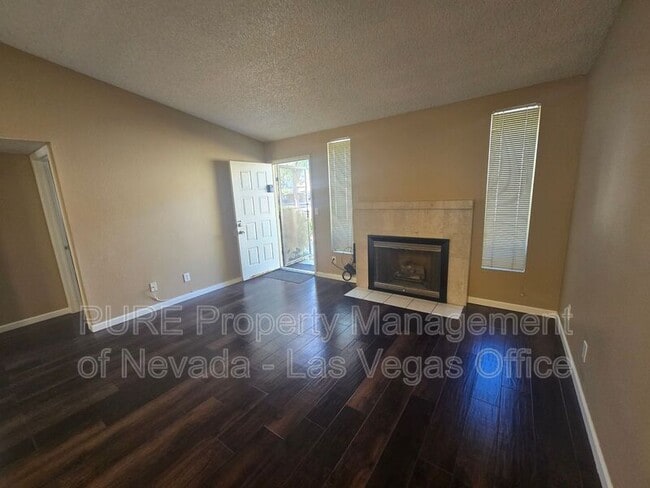 Building Photo - 4270 Rollingstone Dr