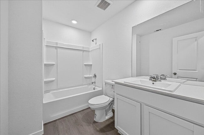 Building Photo - 1314 Lady Yoli St