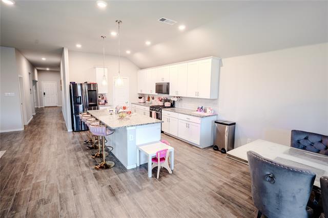 Building Photo - 404 Eaton Dr