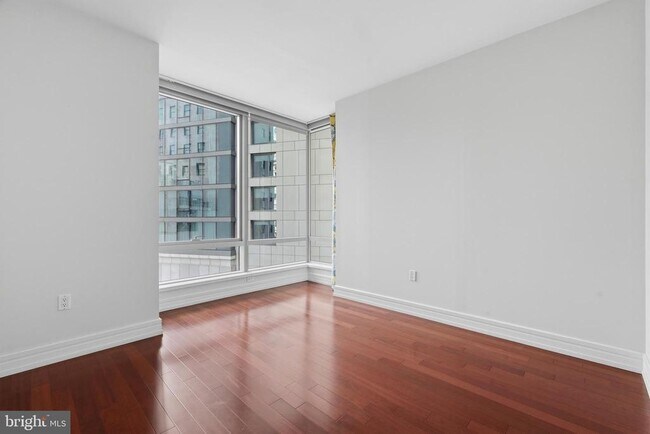 Building Photo - 1414 S Penn Square