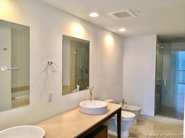 Building Photo - 475 Brickell Ave