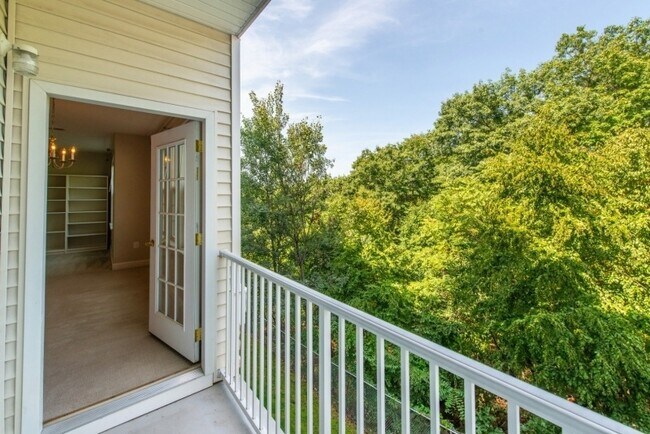 Building Photo - 4211 Ramapo Ct