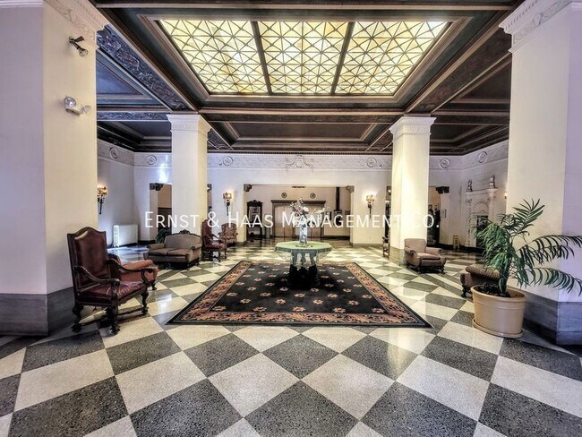 Building Photo - 315 W 3rd St