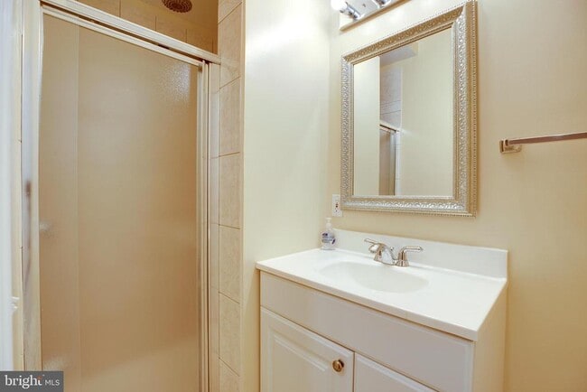Building Photo - 4609 Fair Valley Dr