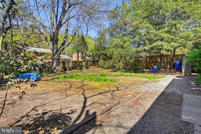 Building Photo - 9717 Hedin Dr