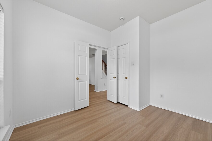 Building Photo - 2125 Elm Falls Pl