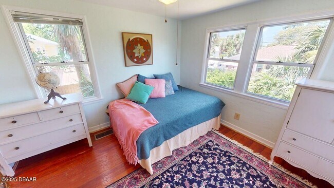 Building Photo - 425 Wisteria Rd