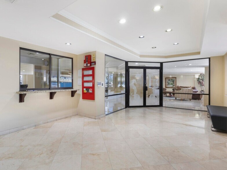 Building Photo - 111 N Pompano Beach Blvd
