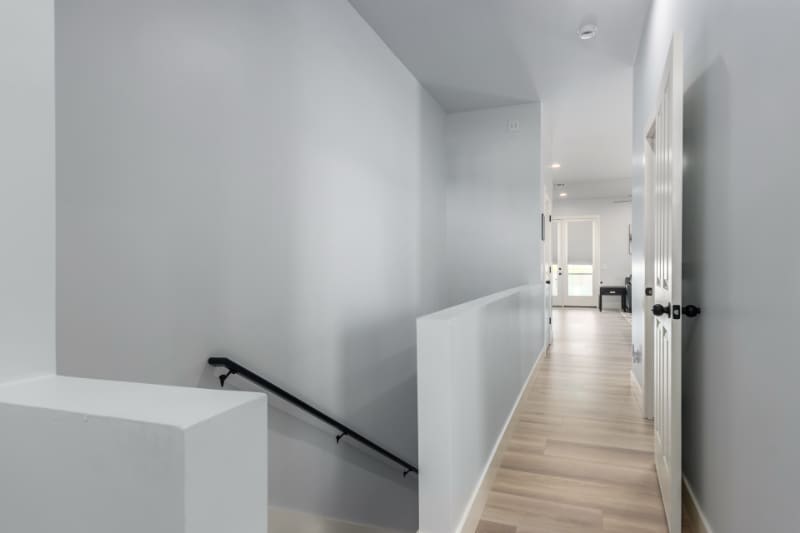 Building Photo - 148 N Hibbert