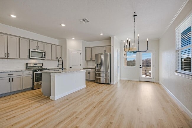 Building Photo - 507 Bluffview Dr.