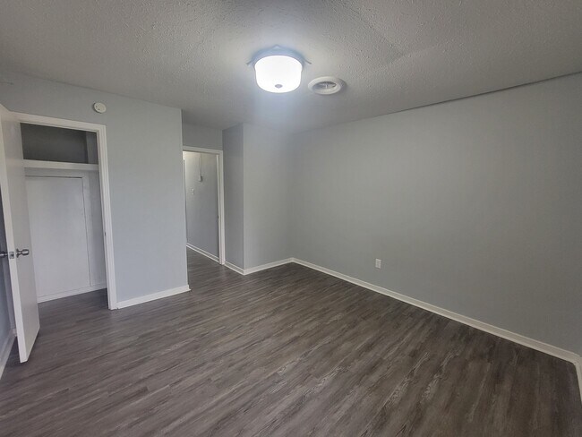 Building Photo - 225 W McDowell Rd