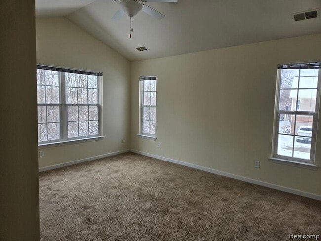 Building Photo - 27341 Hidden Oaks Dr