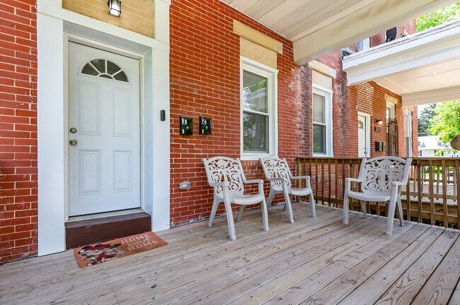 Building Photo - 2103 Chelsea Terrace
