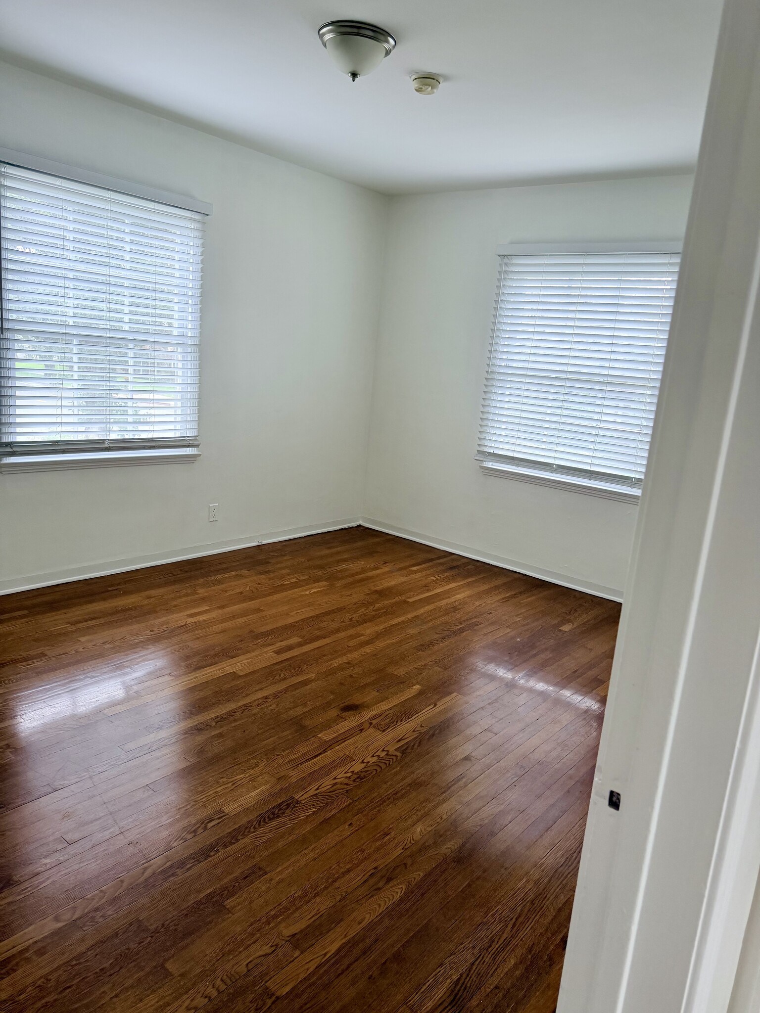 Building Photo - 4319 Cahuenga Blvd