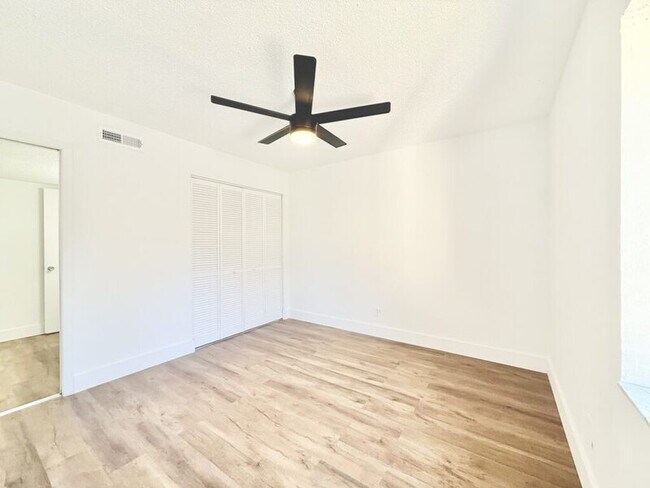 Building Photo - 7517 Pitch Pine Cir