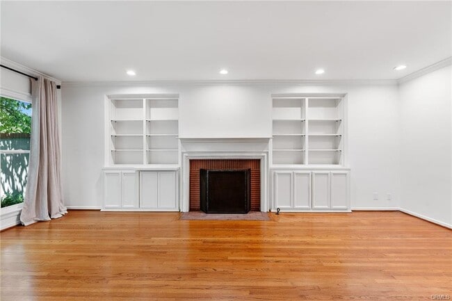 Building Photo - 11053 Strathmore Dr