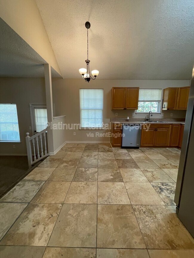 Building Photo - 1740 Spring Hill Cove