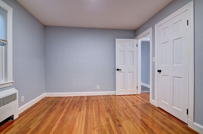 Building Photo - 191 Fenno St