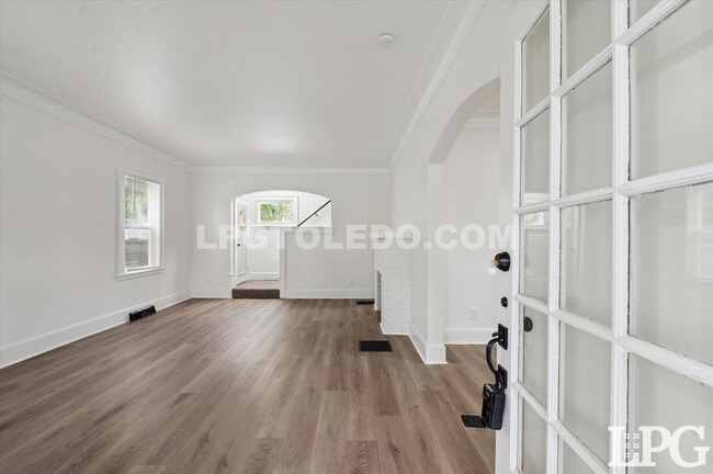 Building Photo - 4217 Asbury Dr