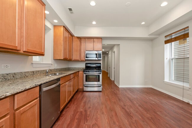 Building Photo - 4517 S Calumet Ave