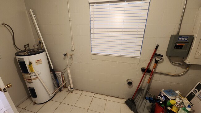 Building Photo - 3379 North Ave