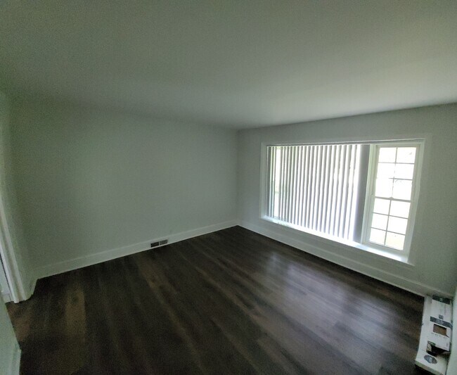 Building Photo - 414 E Radiance Dr
