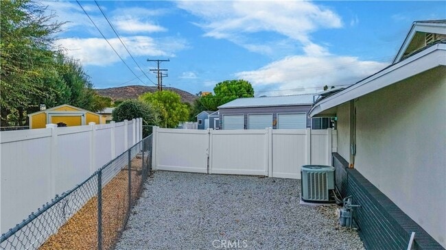 Building Photo - 26960 McCall Ct