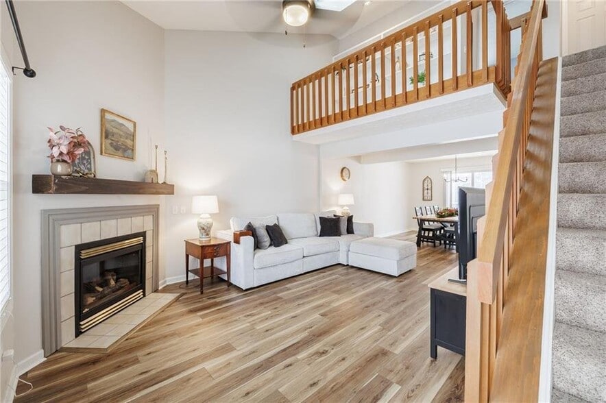 Building Photo - 6316 Bentley Dr