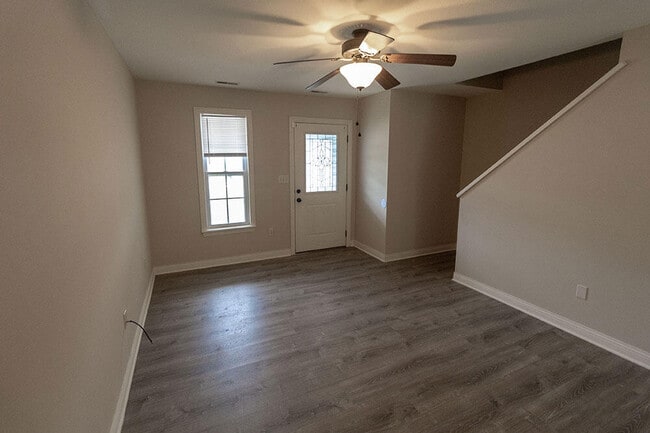 Building Photo - 4614 Dehaven Dr