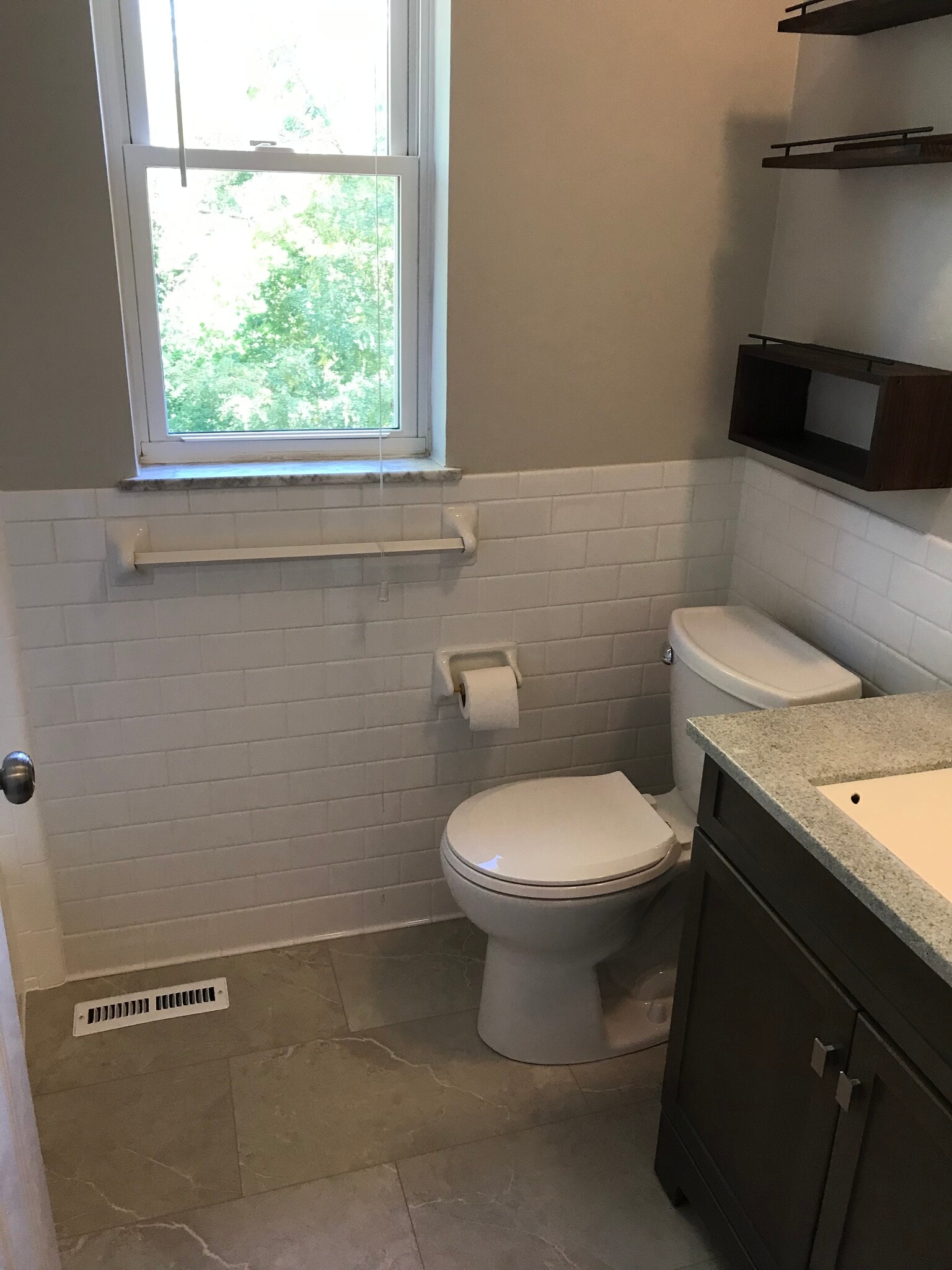 Master bath - 826 Arlington Rd