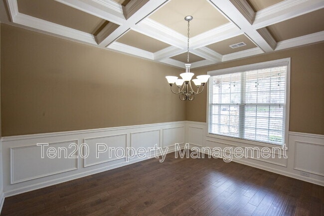 Building Photo - 122 Cedar Wy