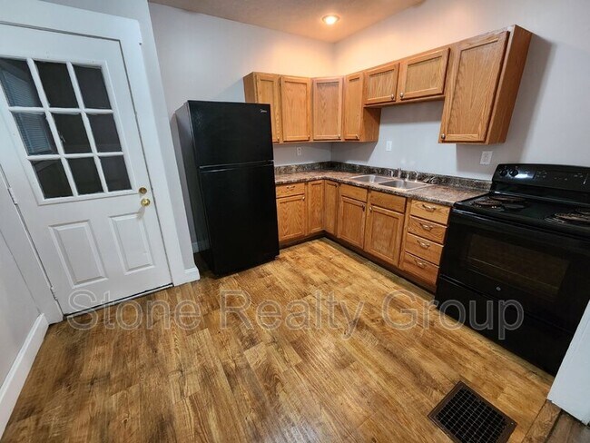 Building Photo - 821 S 10th St