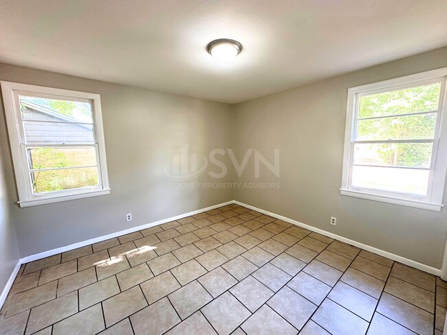 Building Photo - 1250 Druid Dr