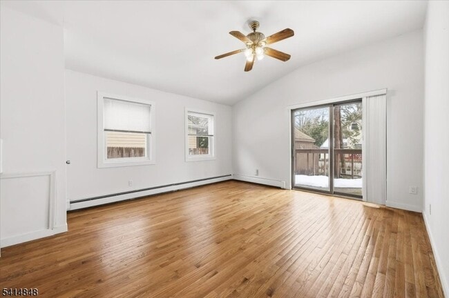 Building Photo - 92 George St