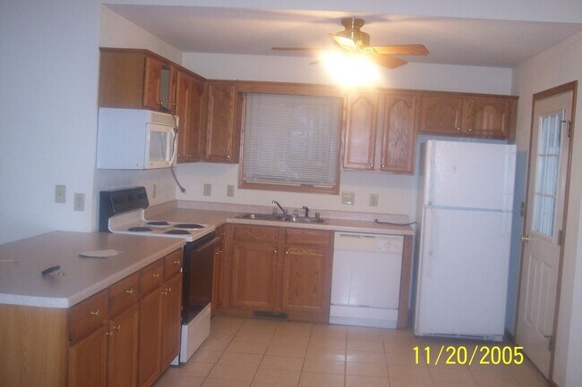 Building Photo - 1403 Glenview Ln
