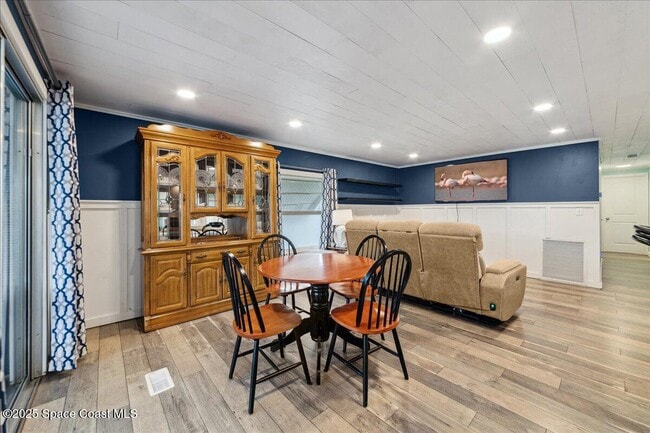 Building Photo - 938 Wren Cir