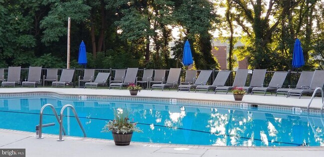 Building Photo - 20722 Valley Forge Cir