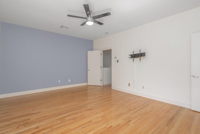 Building Photo - 4302 Spencer St