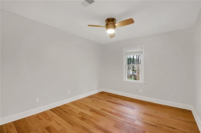 Building Photo - 8 Huntington Pl Dr