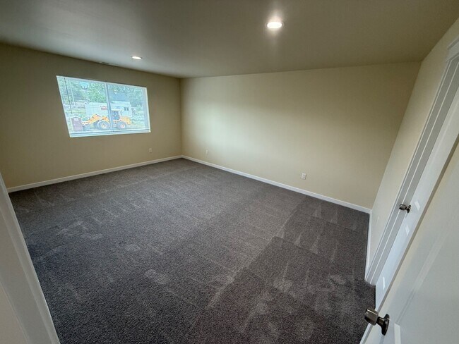 Building Photo - 9003 Nafizah Wy