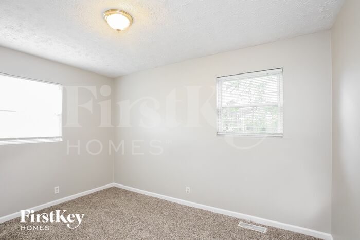 Building Photo - 5730 Laurel Hall Dr
