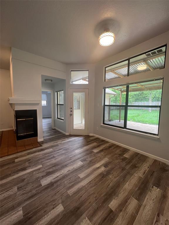 Building Photo - 1401 River Oak Dr