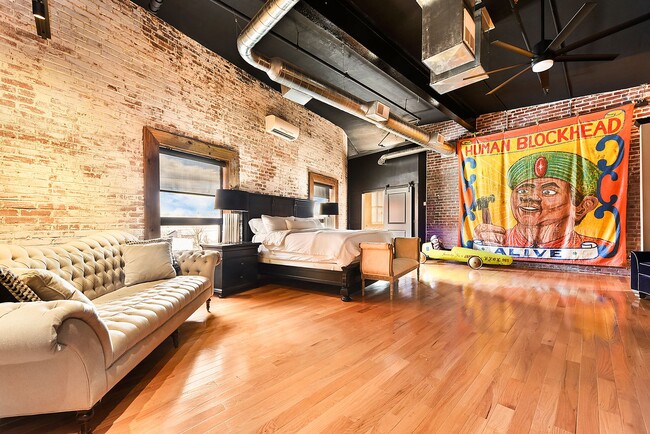 Building Photo - Spectacular, Furnished 3-Bedroom Loft