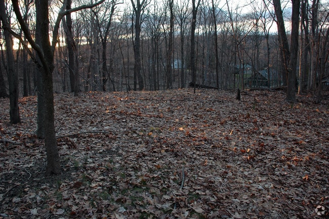 Building Photo - 50 Anderson Hill Rd